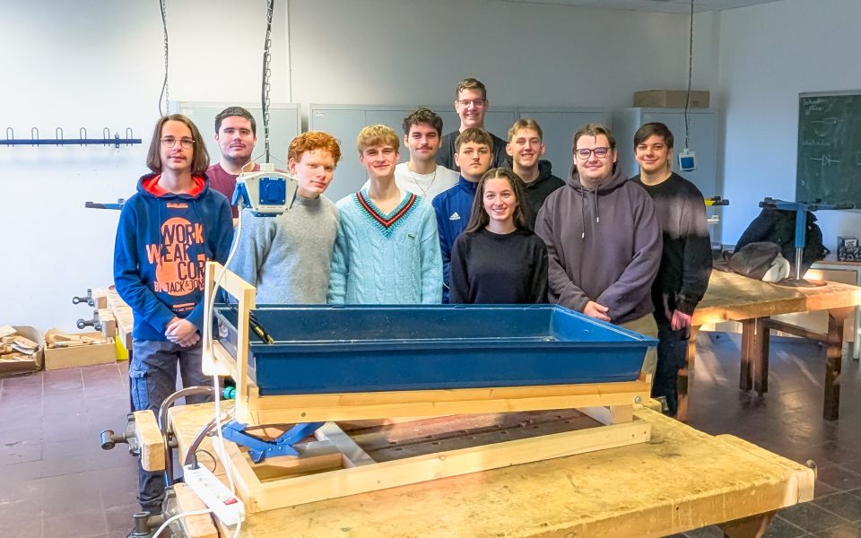 News: Practice Meets School: onoff Supports IGS Seelze in Building a River Model